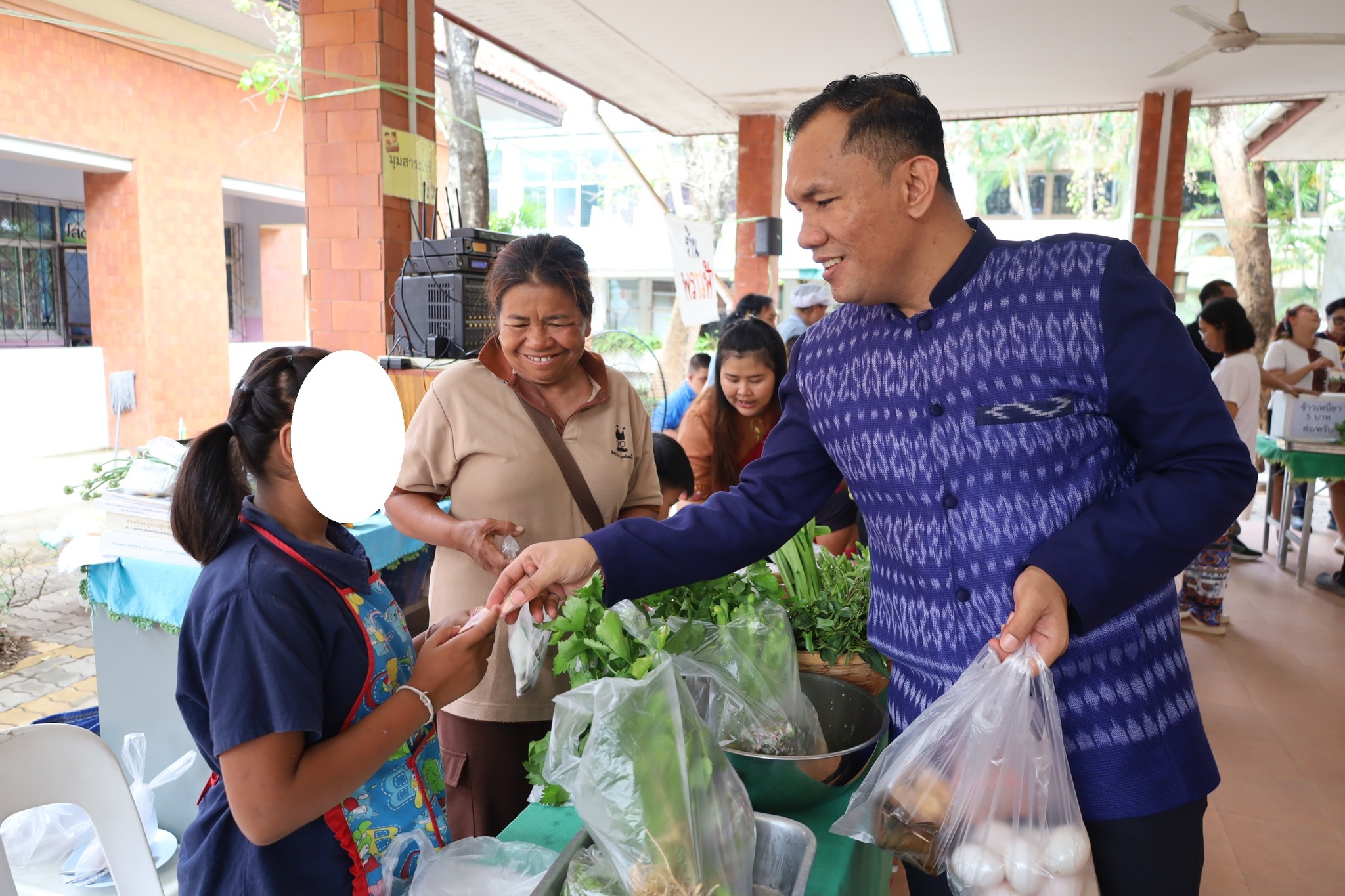 กิจกรรม ตลาดนัดสร้างสรรค์ แบ่งปันรอยยิ้ม  ปีการศึกษา 2568