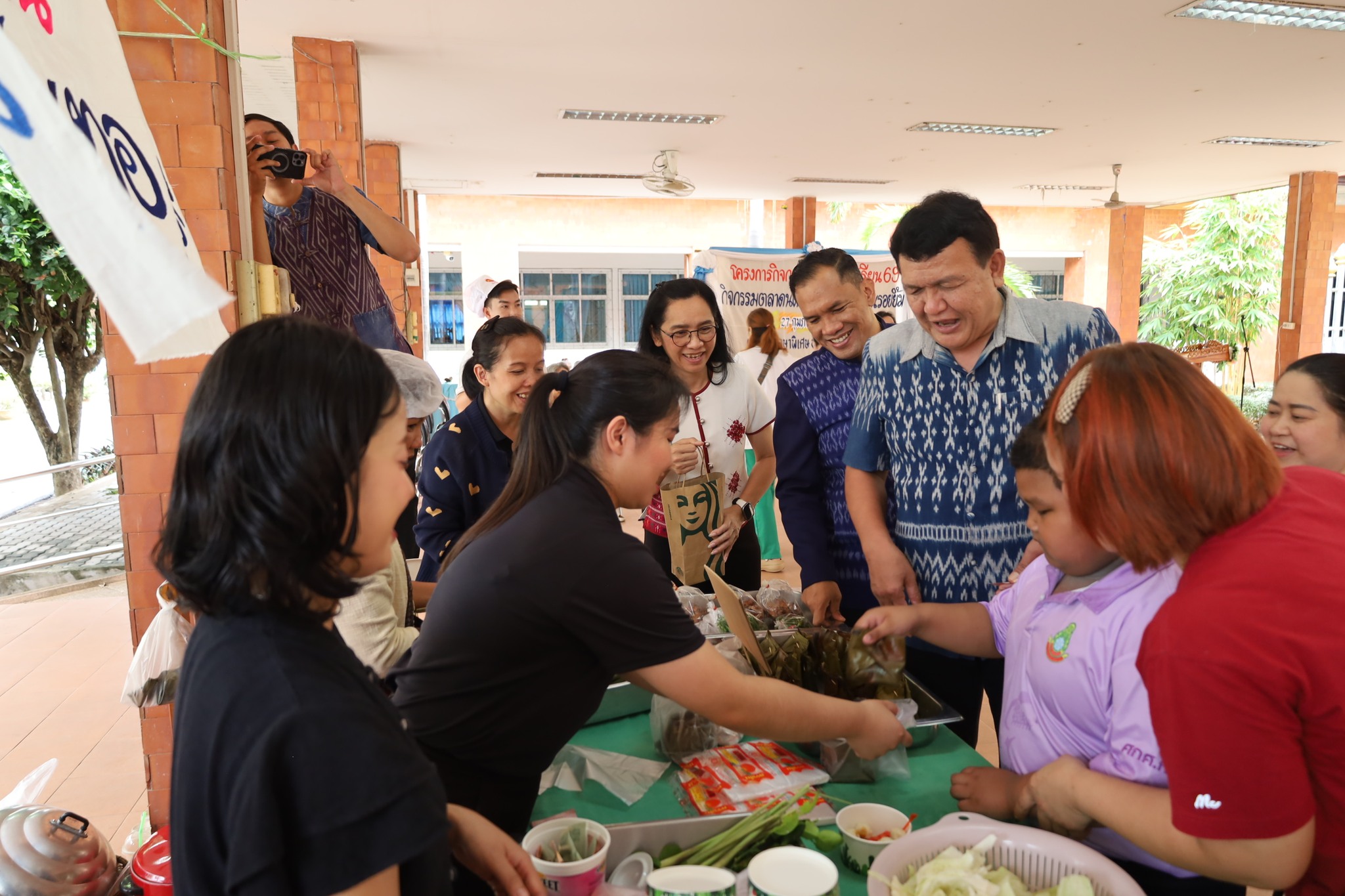 กิจกรรม ตลาดนัดสร้างสรรค์ แบ่งปันรอยยิ้ม  ปีการศึกษา 2568